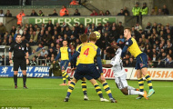 Video: Swansea ngược dòng thắng Arsenal 2-1