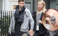 Sharapova đeo nhẫn lạ, tay trong tay với Dimitrov