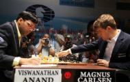 Anand lần đầu đánh bại Carlsen ở giải vô địch thế giới