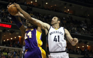 Hành quân tới Memphis, Lakers trở lại với thực tại