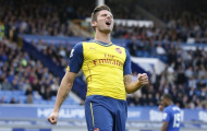 Fan Arsenal thích Giroud hơn Welbeck