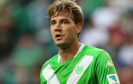 Bendtner: Arsenal phí phạm thời gian của tôi