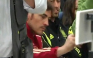 Video: Thủ thành Casillas trêu chọc phóng viên