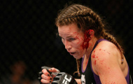 Video: Rách tai, nữ võ sĩ UFC vẫn nỗ lực thi đấu