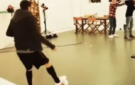 Video: Adam Lallana dàn dựng sút bóng ấn tượng
