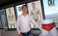 Neuer xỏ xiên Ronaldo: 'Tôi không đi bán quần lót'
