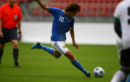 Vua sút phạt Nakamura: Niềm tự hào châu Á
