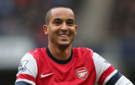 Dính chấn thương mới, Walcott lỡ trận đại chiến với Man Utd