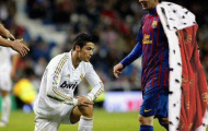 Ảnh chế: 'Ronaldo quỳ gối trước Vua săn bàn Messi'