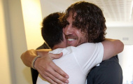 Puyol lao vào phong thay đồ chúc mừng Messi