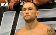 Video: Khoảnh khác mang về chiến thắng cho Edgar tại UFC Fight Night 57