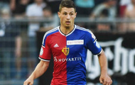 Bại trận liên tiếp, Arsenal muốn bổ sung hậu vệ của FC Basel