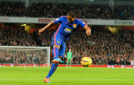 Bắt được kẻ ném chai rượu vào Manchester United