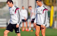 Ronaldo khoe đùi trong buổi tập cho Champions League