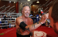 Mickey Rourke sụt 15kg để chuẩn bị cho lần so găng ở tuổi 62
