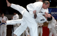 Tổng thống Putin nhận đai đen Karate 8 đẳng