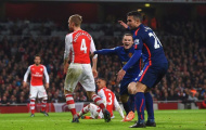 Van Persie - 13 lần chạm bóng là quá kém cỏi