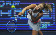 Sharapova vẫn tươi cười dù đội nhà liên tiếp thất bại