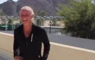 Video: Tình huống hậu trường cực hài hước giữa Wozniacki và Sharapova