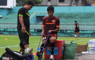 Minh Tuấn gặp chấn thương, ngồi xem ĐT Việt Nam tập luyện