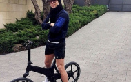 Ronaldo thích thú khi sử dụng xe đạp