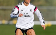 CR7 khoe đùi, Ramos ra dáng trợ lí trong buổi tập của Real Madrid