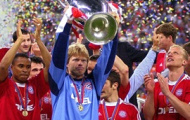Video: Oliver Kahn đối đầu Canizares chung kết C1 2000/01
