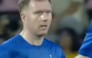 Video: Scholes lốp bóng Jens Lehmann (giao hữu lão tướng)