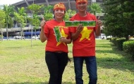 Người Việt tại Malaysia háo hức đi mua vé tiếp lửa cho đội tuyển Việt Nam