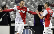 Nghệ sĩ Berbatov lại 'làm thơ' trên sân bóng