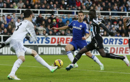 Chelsea ngã ngựa, lợi thế lại về thành Manchester