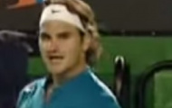 Video: Federer đánh ngoài lưới hạ sát đối thủ lên lưới