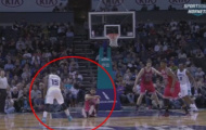 NBA: 'Ngã chổng vó' với pha đảo bóng ngoạn mục