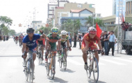 Giải xe đạp xuyên Việt 2014 (chặng 5): Cạnh tranh gay cấn ở giải áo xanh