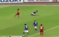 Video: Trọng tài 'bỏ quên quả penalty cho Việt Nam
