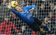 Video: Những pha cứu thua để đời của Van Der Sar