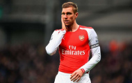 Mertesacker bị huyền thoại Liverpool chỉ trích thậm tệ