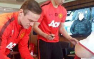 Dàn sao Man United hớn hở làm từ thiện