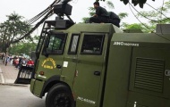 Cảnh sát mang xe “khủng” tới sân Mỹ Đình
