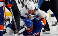 Cho phép VĐV đánh nhau, luật khó tin ở môn hockey