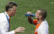 Sneijder đòi sang Anh, MU và Southampton vào cuộc
