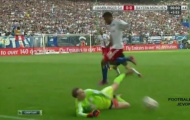 Manuel Neuer và những lần sắm vai hậu vệ trên sân