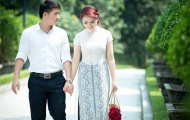 Tiền vệ Quang Tình hạnh phúc đón con gái đầu lòng
