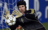 Petr Cech bắn tín hiệu tới Arsenal và Liverpool