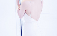 Thủy Top nóng bỏng với váy khoét ngực sexy
