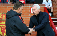 HLV Alan Pardew đòi penalty cho Newcastle