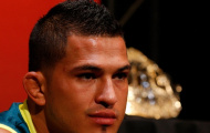 Anthony Pettis khiến mẹ rơi nước mắt dịp Giáng sinh