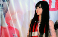 ‘Crying girl’ yêu Arsenal nhưng U19 Việt Nam mới là số 1