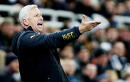 Alan Pardew là mục tiêu số một của Crystal Palace