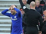 Chelsea đang chịu cảnh “Một lần bất tín, vạn lần bất tin”